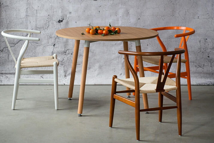 Designerskie drewniane krzesła Wicker z plecionym siedziskiem