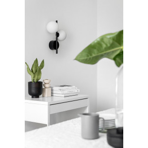 Diplo white&black glass ball wall lamp Ummo