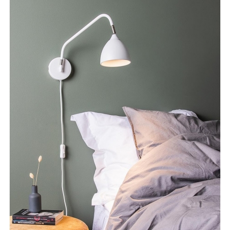 Valencia white wall lamp with arm Markslojd