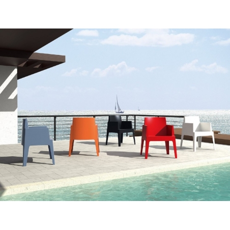 Box grey Sgarden chair with armrests iesta