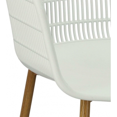 Stylowe Krzesło ażurowe z podłokietniakmi Becker białe Simplet do kuchni i jadalni