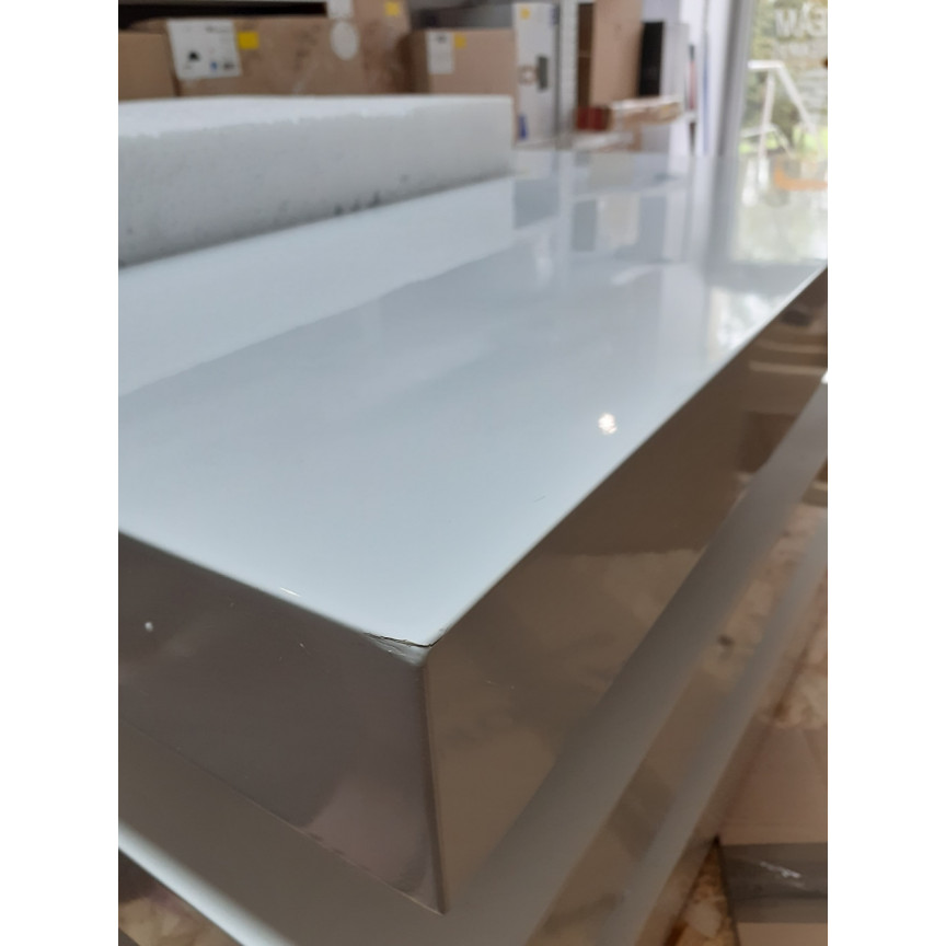 Nowoczesny kwadratowy biały stolik kawowy Ingrid z rozkładanym blatem.