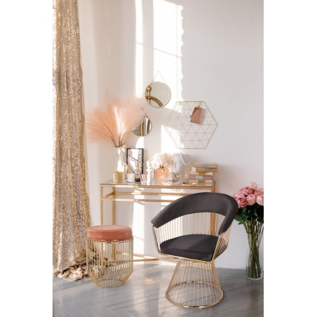 Wygodne i eleganckie Krzesło welurowe na złotej podstawie Feeny Velvet czarne Intesi do salonu i jadalni