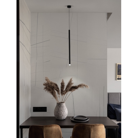 Lampy minimalistyczne. Lampa wisząca tuba Navrati LED 2,8cm czarna nad wyspę kuchenną i konsolę