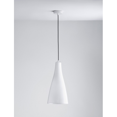 Lampy modern. Lampa wisząca szklana stożek Taper 23cm biała do kuchni i jadalni