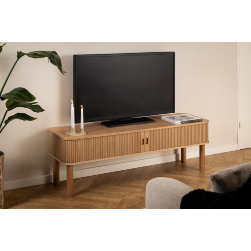 Langley 140x40cm oak veneer TV Stand with Legs Actona