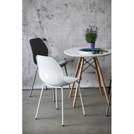Stylowe Krzesło z tworzywa Layer IV Białe Simplet do jadalni, kuchni i salonu.