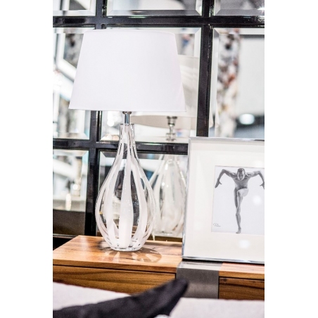 Stylowa Lampa stołowa szklana Modena Biała 4Concepts do salonu.