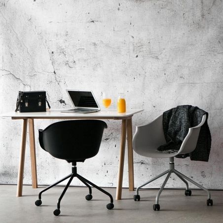 Stylowe Krzesło obrotowe na kółkach Roundy Czarne Intesi do biura.