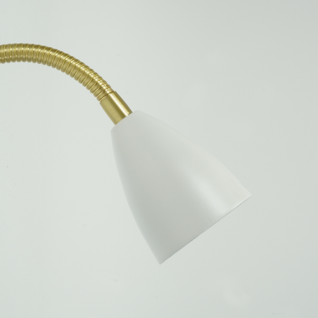 Ciro white wall lamp with switch Markslojd