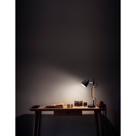 Lampa biurkowa skandynawska Nina czarno-drewniana do gabinetu i pokoju młodzieżowego