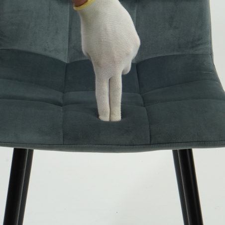 Stylowe Krzesło welurowe pikowane Mila Velvet Szare Signal do jadalni, salonu i kuchni.