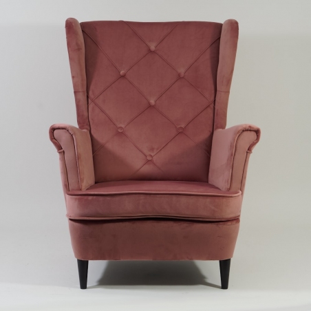 Designerski Fotel "uszak" chesterfield Lady Velvet Różowy Signal do salonu i sypialni.