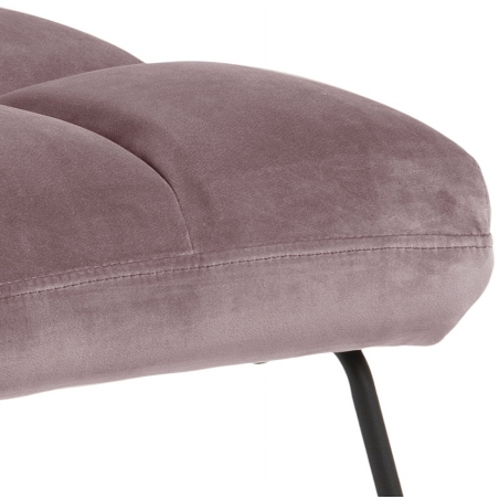 Wygodny i stylowy Fotel welurowy pikowany Alba Vic różowy Actona do salonu