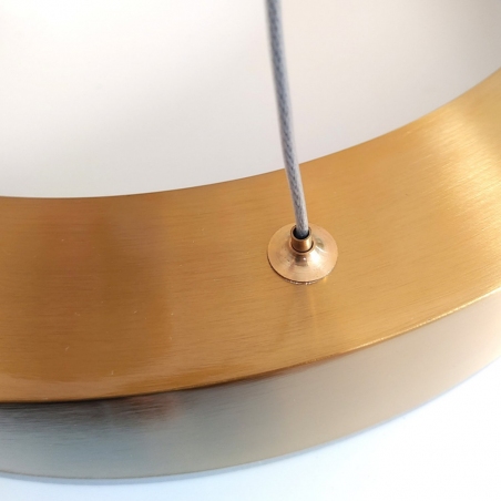 Designerska Lampa wisząca okrągła Circle LED 120 Mosiądz Step Into Design nad stół.