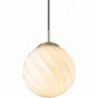 Designerska Lampa wisząca szklana kula Twist 25cm opal/mosiądz HaloDesign do salonu, kuchni i jadalni