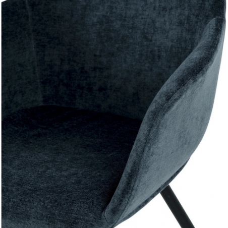 Wygodne i eleganckie Krzesło fotelowe tapicerowane Noella granatowe Actona do salonu i jadalni