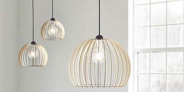 Lampy drewniane – światło połączone z naturą